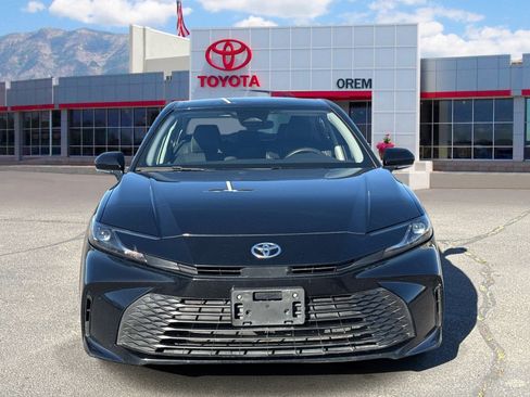 Used 2025 Toyota Camry LE FWD image 2
