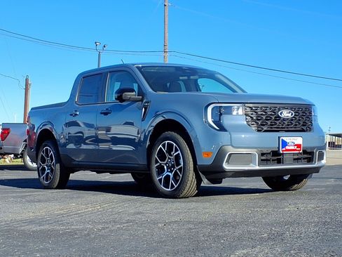 New 2026 Ford Maverick Lariat image 3