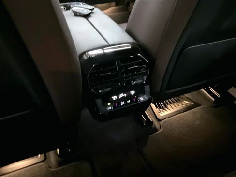 Used 2023 BMW iX xDrive50 image 35