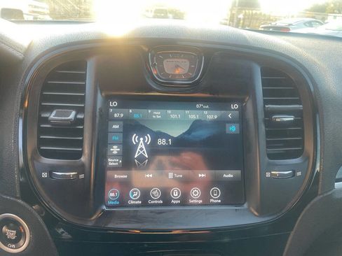 Used 2021 Chrysler 300 S image 19