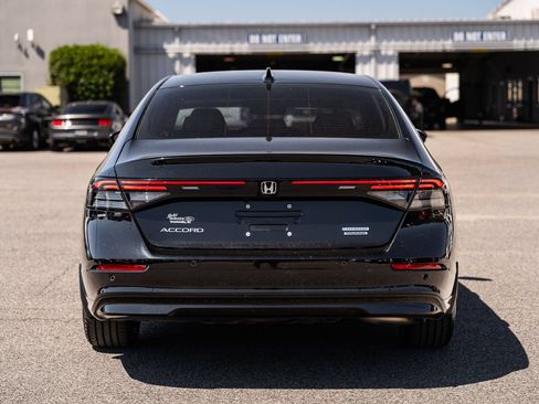 Used 2025 Honda Accord Touring image 6