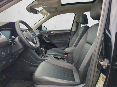 Used 2023 Volkswagen Tiguan SE FWD image 15