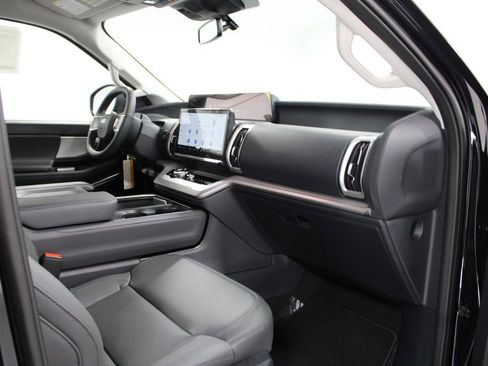 New 2026 Ford Expedition Active image 30