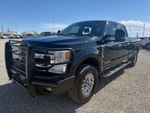 Used 2020 Ford F350 XLT w/ XLT Premium Package AWD/4WD image 3