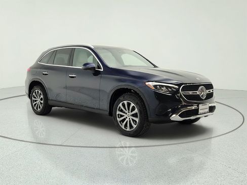 Used 2024 Mercedes-Benz GLC 300 image 3