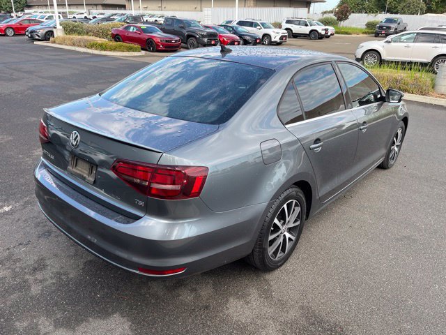 Used 2018 Volkswagen Jetta SE FWD image 3