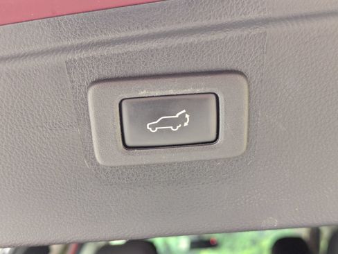 Used 2016 Subaru Outback 2.5i Limited AWD/4WD image 33