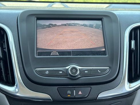 Used 2022 Chevrolet Equinox LT FWD image 17