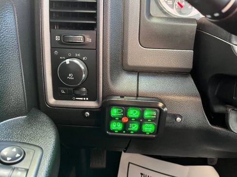 Used 2018 RAM 1500 Express w/ Express Value Package image 21