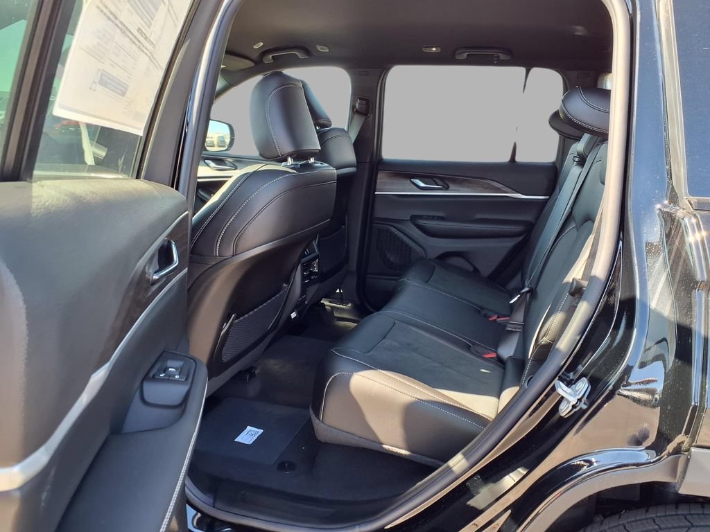 New 2026 Jeep Grand Cherokee Altitude AWD/4WD image 25