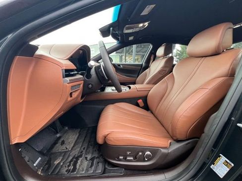 Used 2024 Genesis G80 image 15