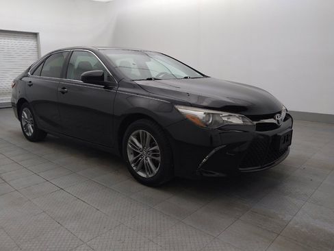 Used 2017 Toyota Camry SE image 11