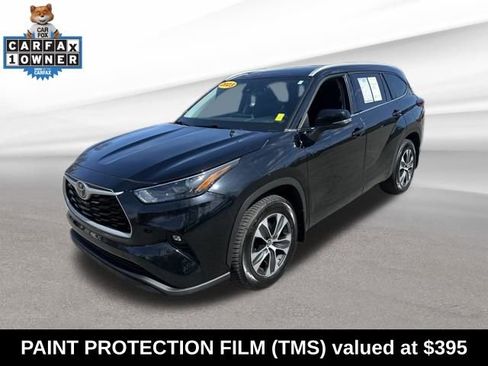 Used 2022 Toyota Highlander XLE image 3