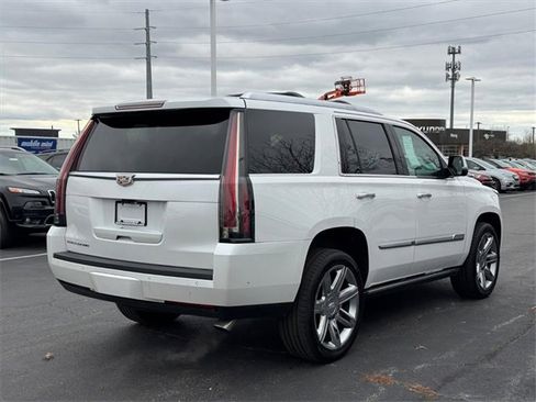 Used 2019 Cadillac Escalade Premium Luxury image 6