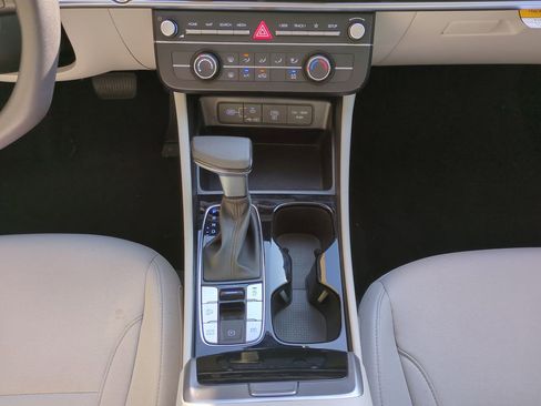 Certified 2025 Hyundai Tucson SE image 18