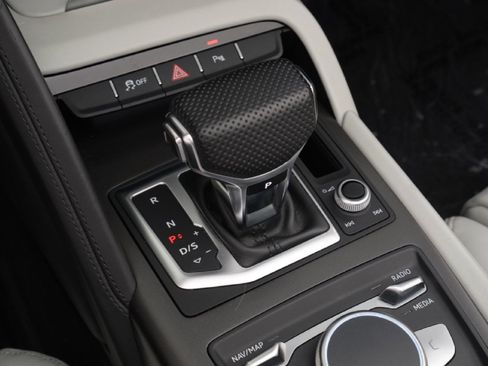 Used 2020 Audi R8 V10 w/ Carbon Exterior Package AWD/4WD image 28