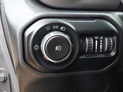 Used 2022 Jeep Wrangler Unlimited Sport AWD/4WD image 17