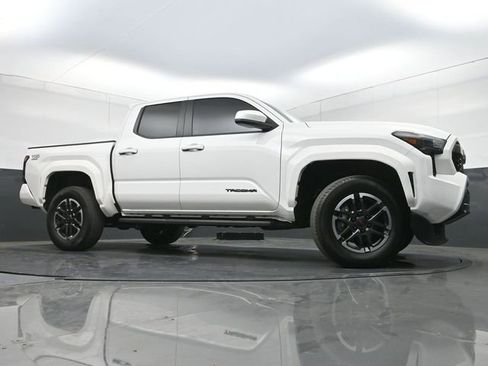 Used 2024 Toyota Tacoma TRD Sport RWD image 30