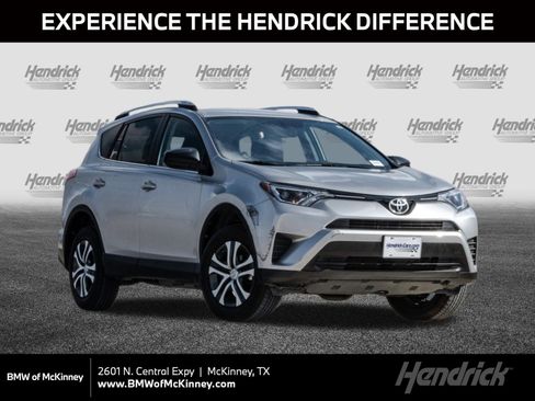 Used 2016 Toyota RAV4 LE image 1