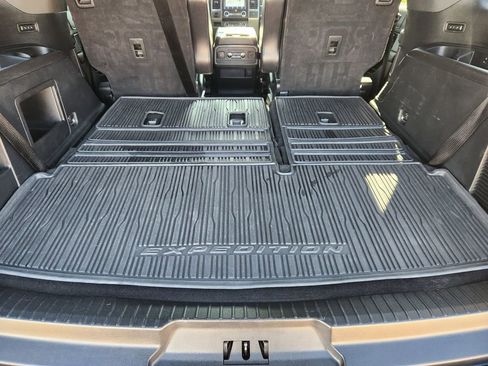 Used 2021 Ford Expedition XLT image 32