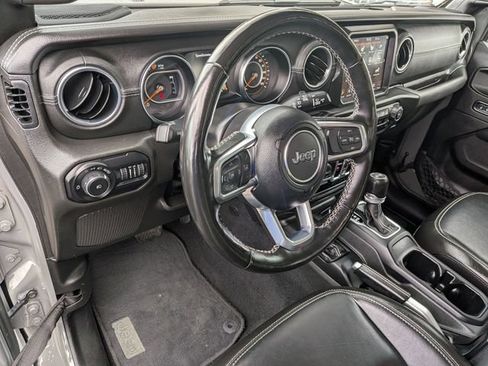 Used 2022 Jeep Wrangler Unlimited Sahara w/ LED Lighting Group AWD/4WD image 10