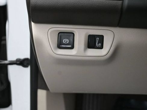 Used 2019 GMC Acadia Denali w/ Technology Package FWD image 11