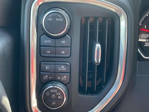 Used 2020 Chevrolet Silverado 1500 LTZ AWD/4WD image 18