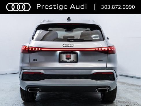 Used 2025 Audi Q5 Premium w/ Convenience Package image 7