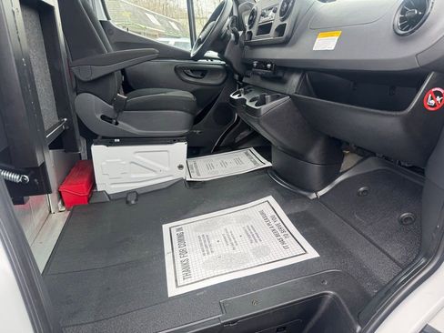 Used 2020 Mercedes-Benz Sprinter 2500 image 18