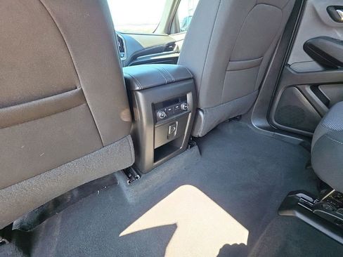 Used 2023 Chevrolet Traverse LT AWD/4WD image 24