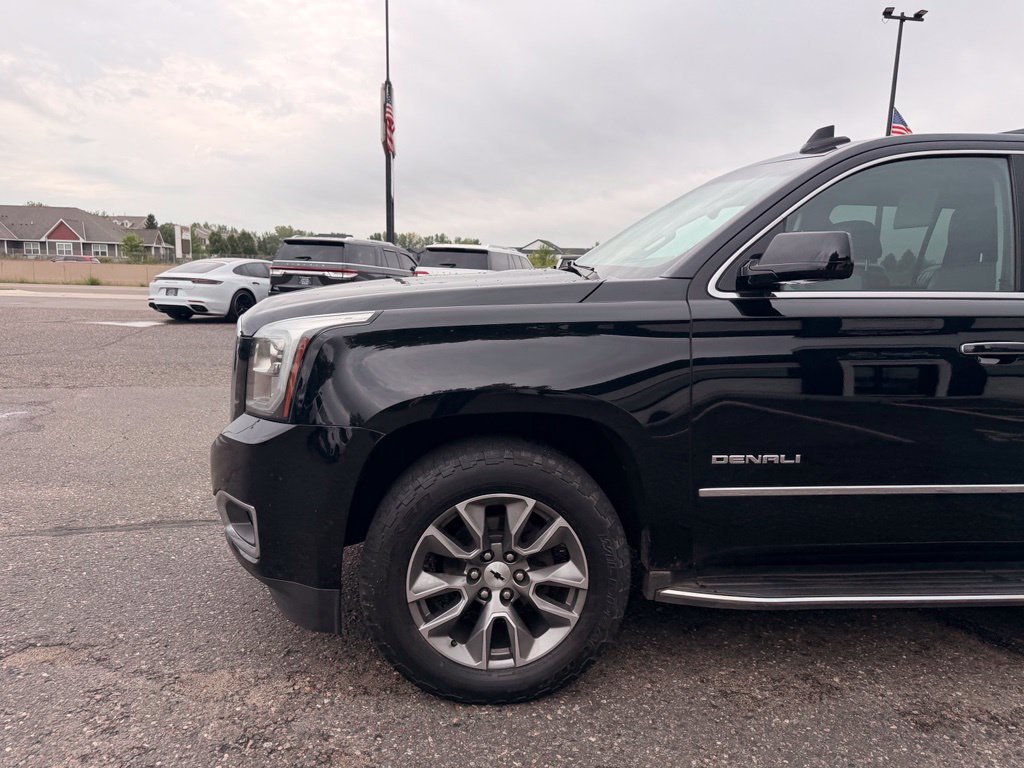 Used 2017 GMC Yukon XL Denali w/ Open Road Package AWD/4WD image 10