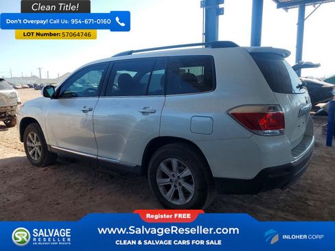 Used 2013 Toyota Highlander Plus FWD image 3