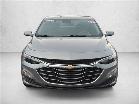 Used 2024 Chevrolet Malibu LT FWD image 2