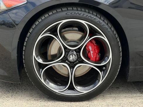 Used 2022 Alfa Romeo Giulia Veloce image 10