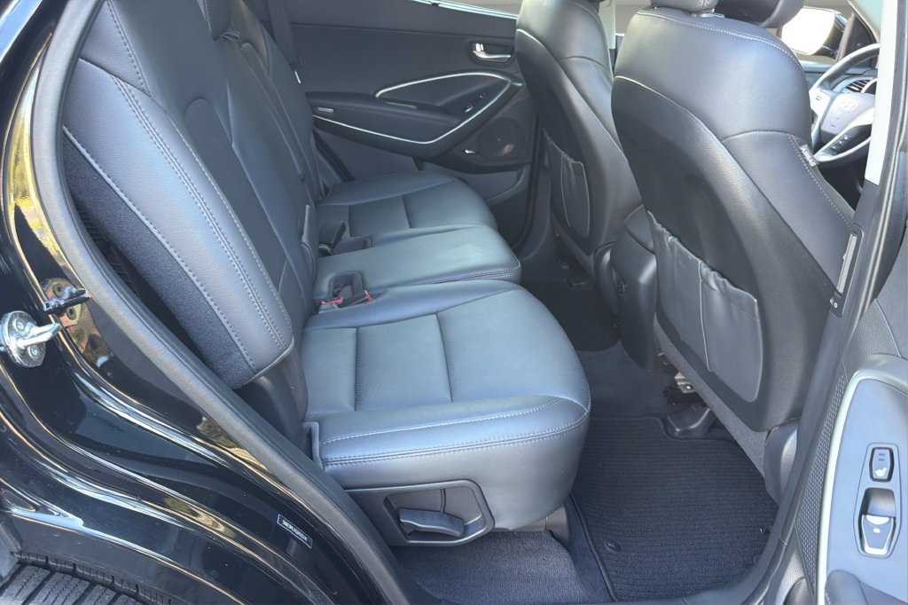 Used 2018 Hyundai Santa Fe Sport FWD image 16