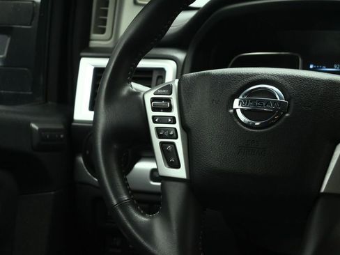 Used 2017 Nissan Titan PRO-4X w/ Pro-4x Convenience Package AWD/4WD image 40