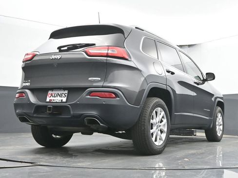 Used 2016 Jeep Cherokee Latitude w/ Comfort/Convenience Group AWD/4WD image 51