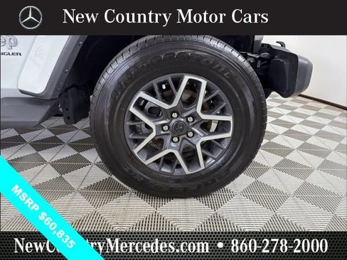 Used 2024 Jeep Wrangler Unlimited Sahara w/ Safety Group AWD/4WD image 9