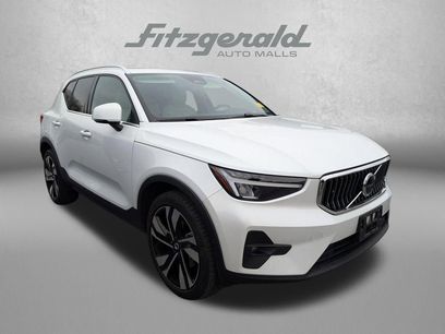 Used 2023 Volvo XC40 B4 Plus