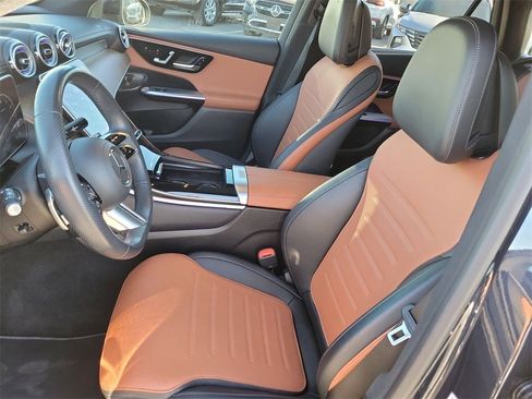 Used 2023 Mercedes-Benz GLC 300 4MATIC image 16