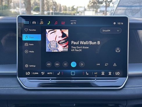 New 2026 Volkswagen Tiguan SE R-Line image 16