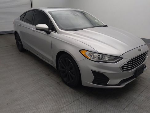 Used 2019 Ford Fusion SE image 11