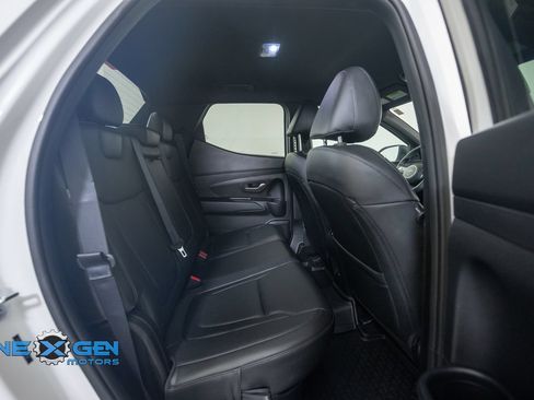 Used 2025 Hyundai Santa Cruz SEL AWD/4WD image 35