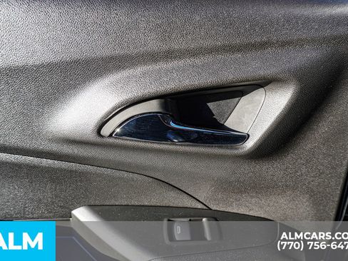 Used 2025 Chevrolet Trax LT w/ LT Convenience Package image 56