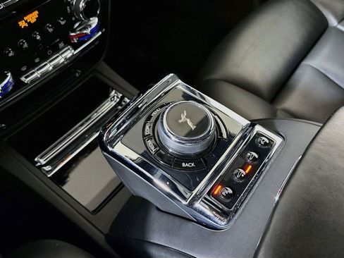 Used 2019 Rolls-Royce Phantom Sedan RWD image 24