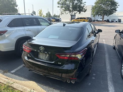 Used 2024 Toyota Camry SE FWD image 7