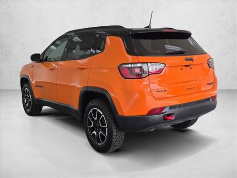 Used 2026 Jeep Compass Trailhawk w/ Sun, Sound & Navigation Group AWD/4WD image 8