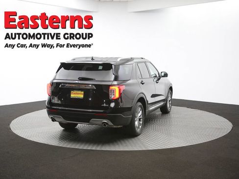 Used 2022 Ford Explorer Limited w/ Equipment Group 301A AWD/4WD image 39