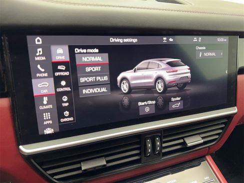 Used 2020 Porsche Cayenne w/ Premium Package image 62