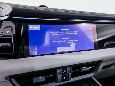 New 2026 Porsche Macan Turbo Electric image 18